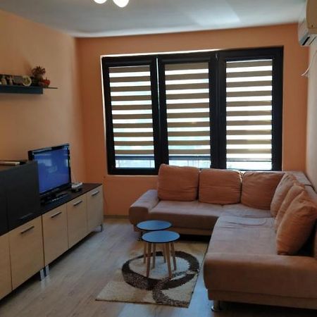 Apartment Levski Apart Burgas Stad Buitenkant foto
