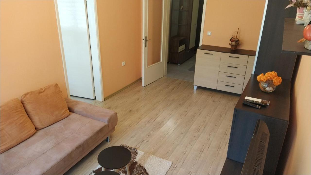 Apartment Levski Apart Burgas Stad Buitenkant foto